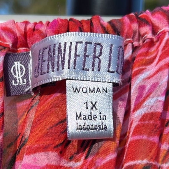 ~eN Jennifer Lopez red embellished cold-shoulder top - Picture 10 of 16